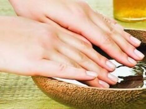 Как быстро отбелить ногти для маникюра в домашних условиях Отбеливание ногтей зубной пастой